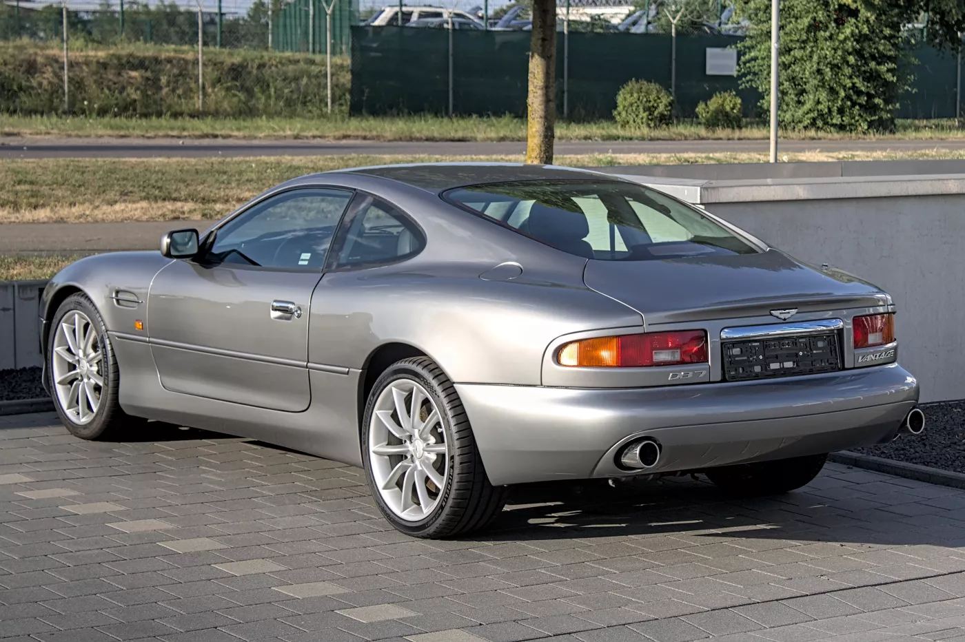 Aston Martin Vantage (2005) – Aston Martin sports car