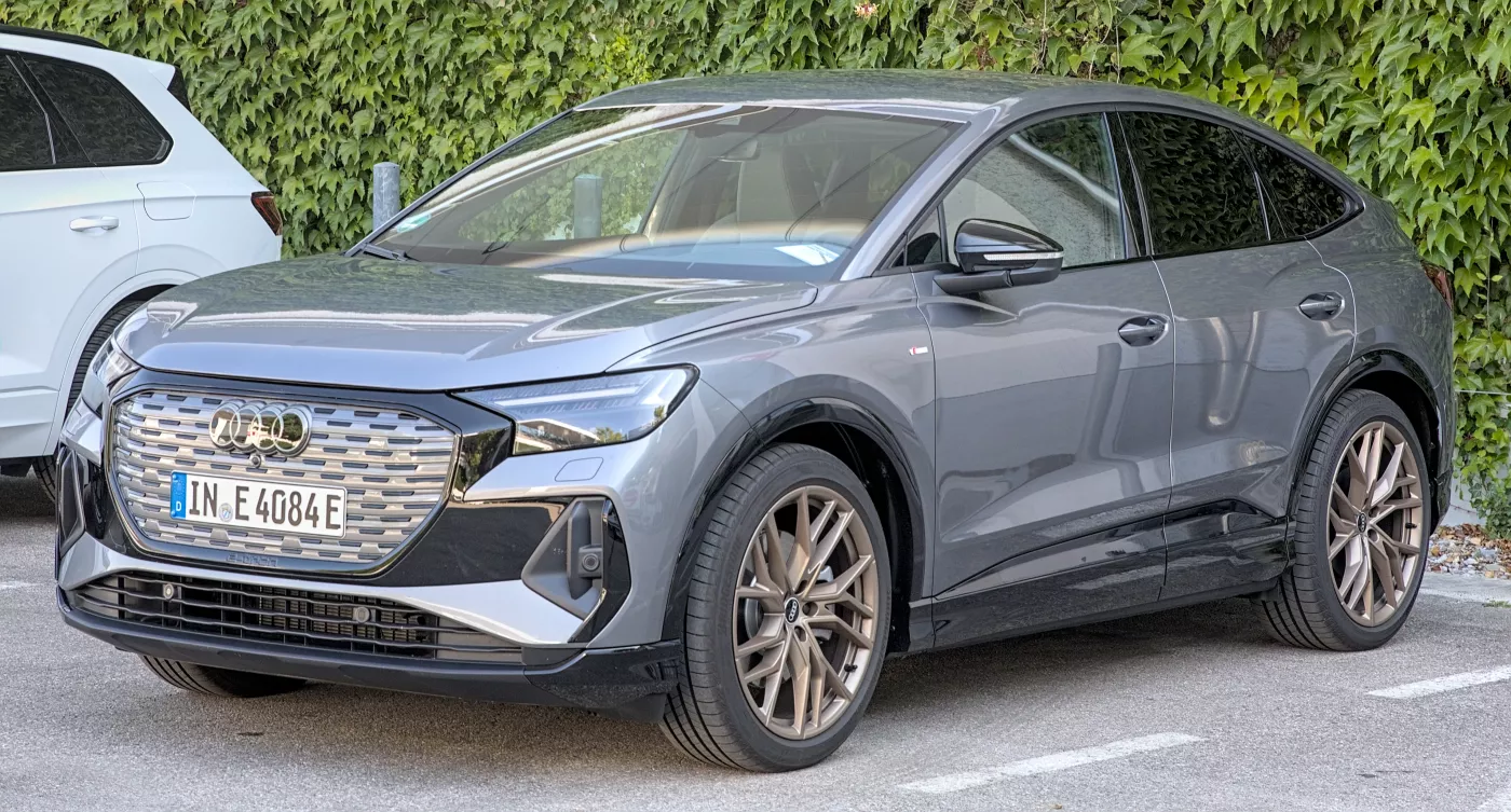 Audi Q4 e-tron – Audi compact luxury crossover suv
