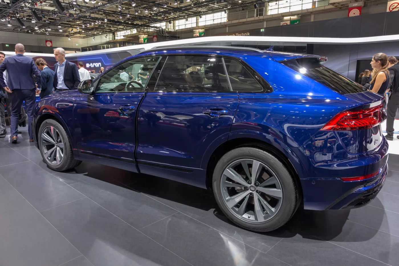 Audi Q8 – Audi mid-size luxury crossover suv