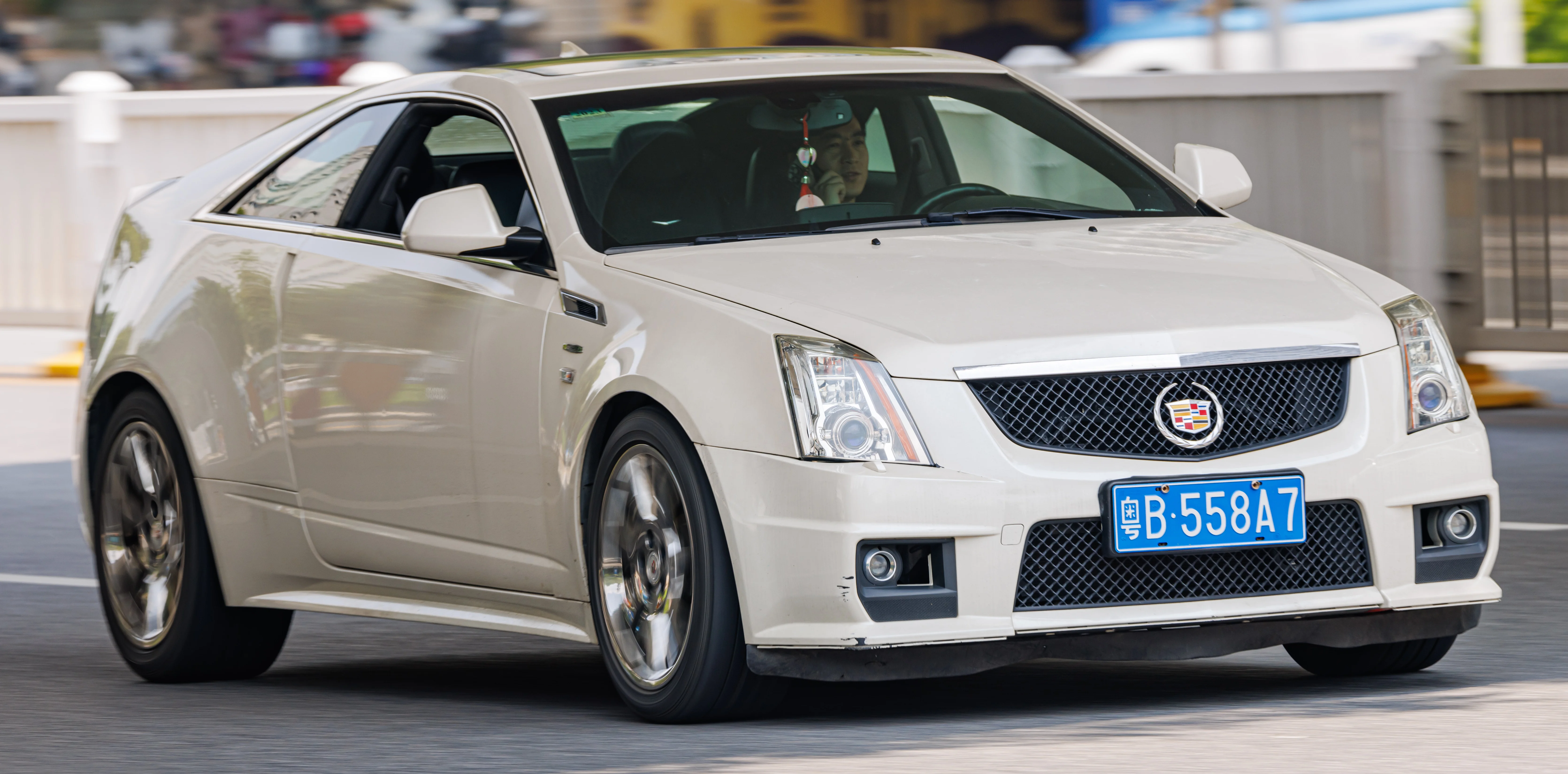 Cadillac CTS – Cadillac mid-size luxury car grand tourer