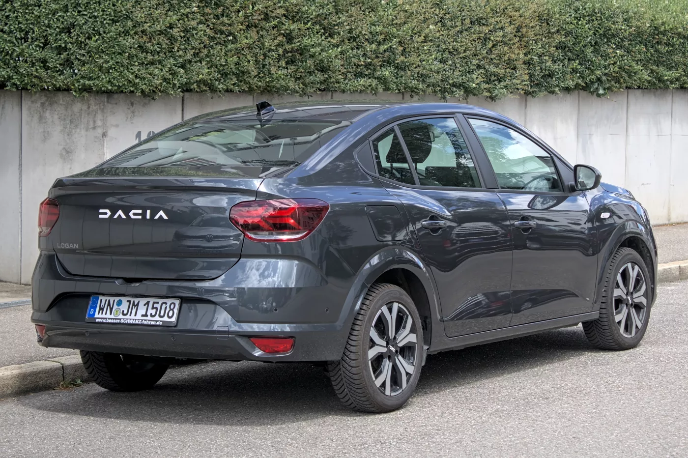 Dacia Logan – Dacia subcompact car