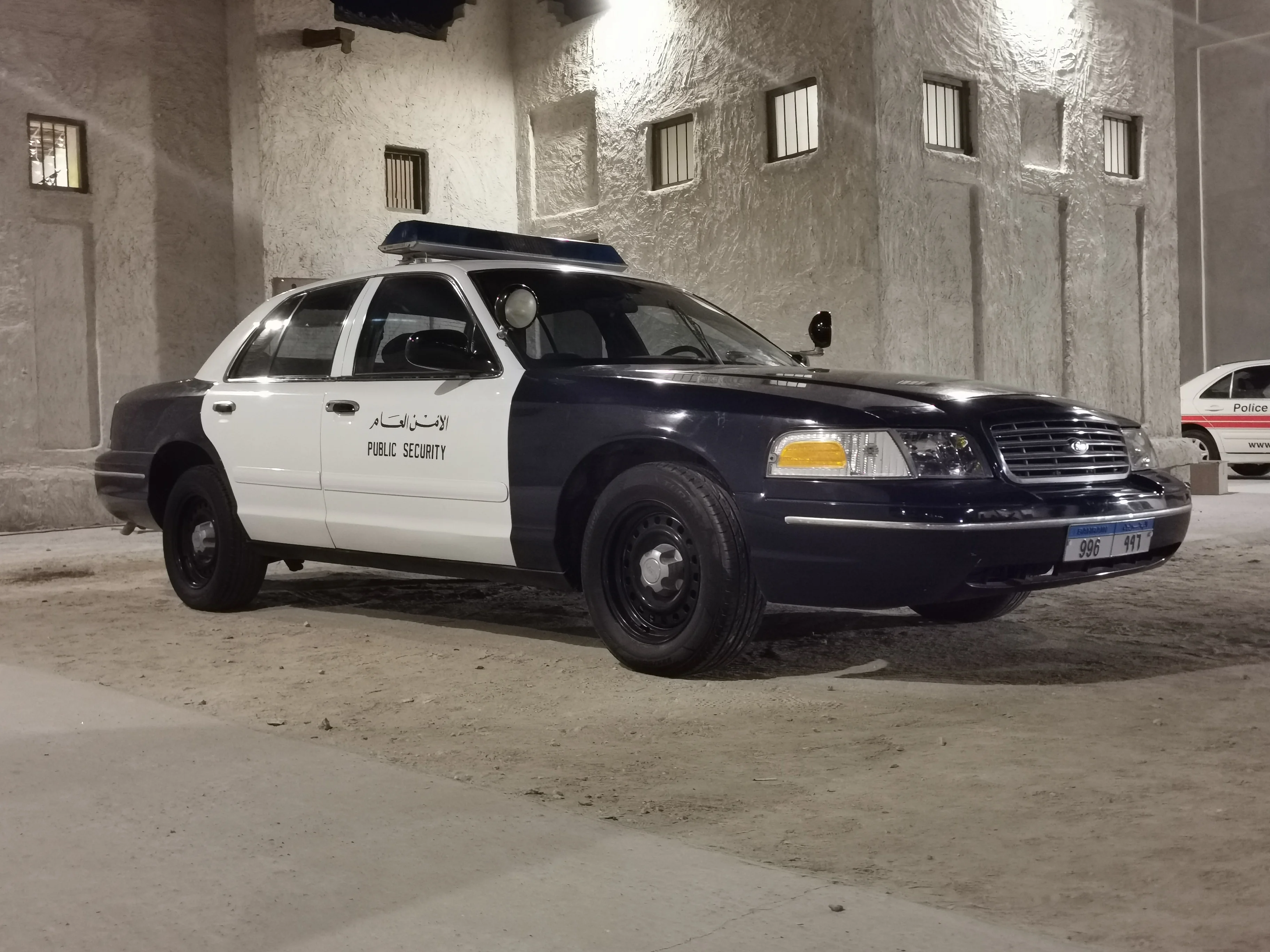 Ford Crown Victoria – Ford full-size car