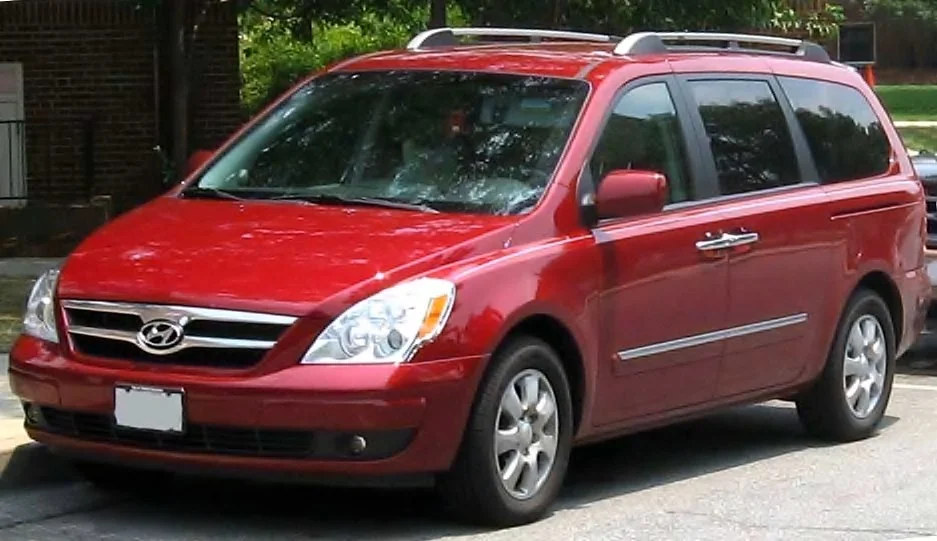 Kia Carnival – Hyundai minivan