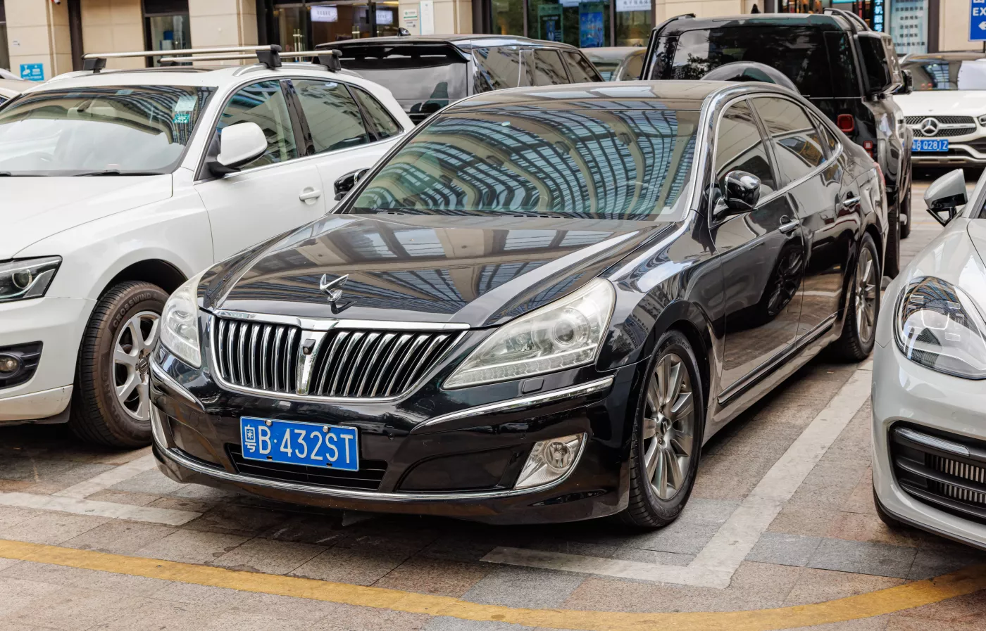 Hyundai Equus – Hyundai full-size luxury car