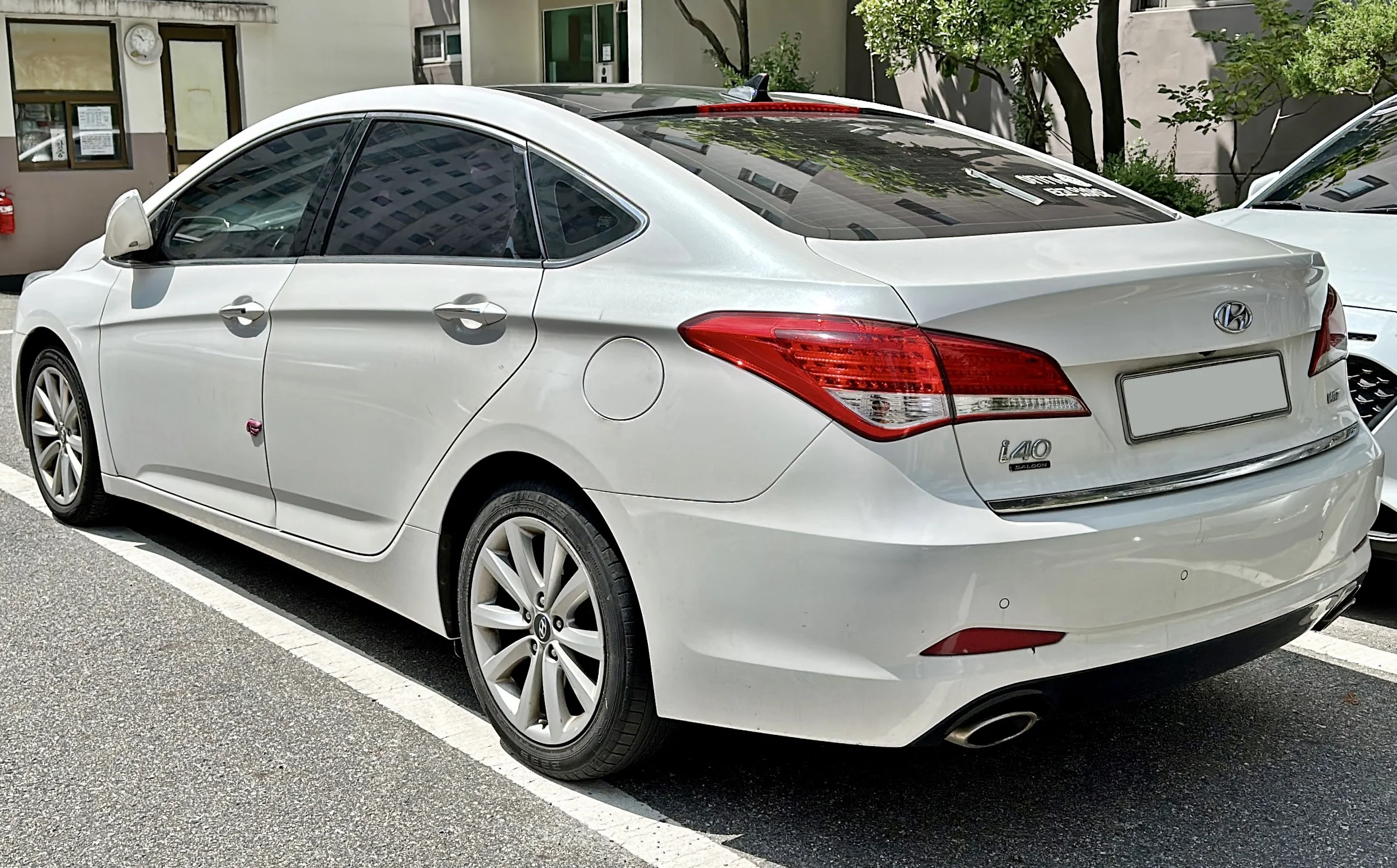 Hyundai i40 – Hyundai large family car