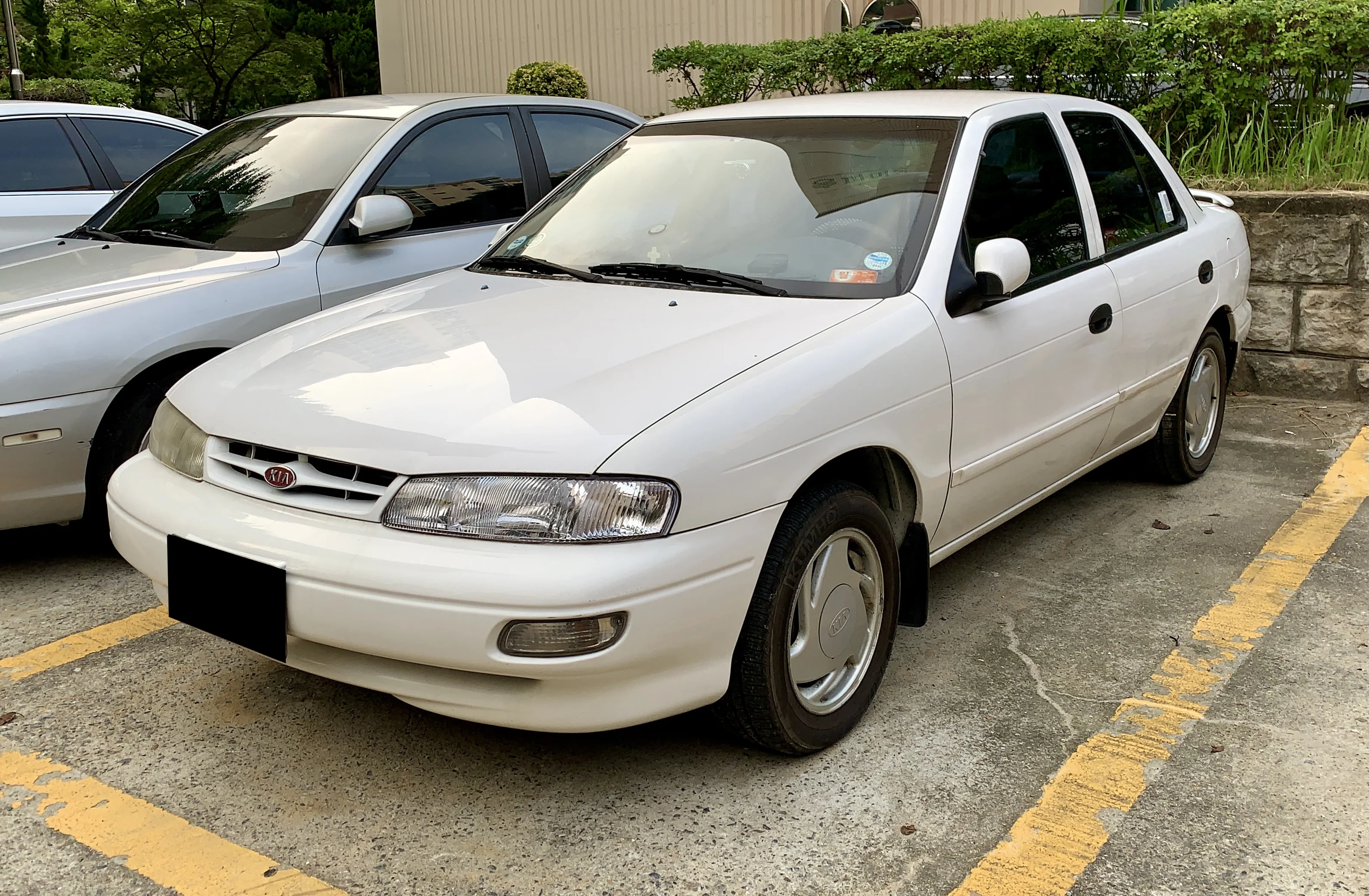 Kia Sephia – Kia compact car