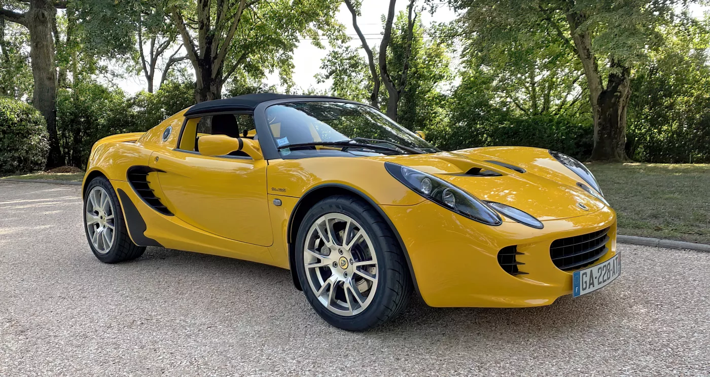 Lotus Elise – Lotus sports car