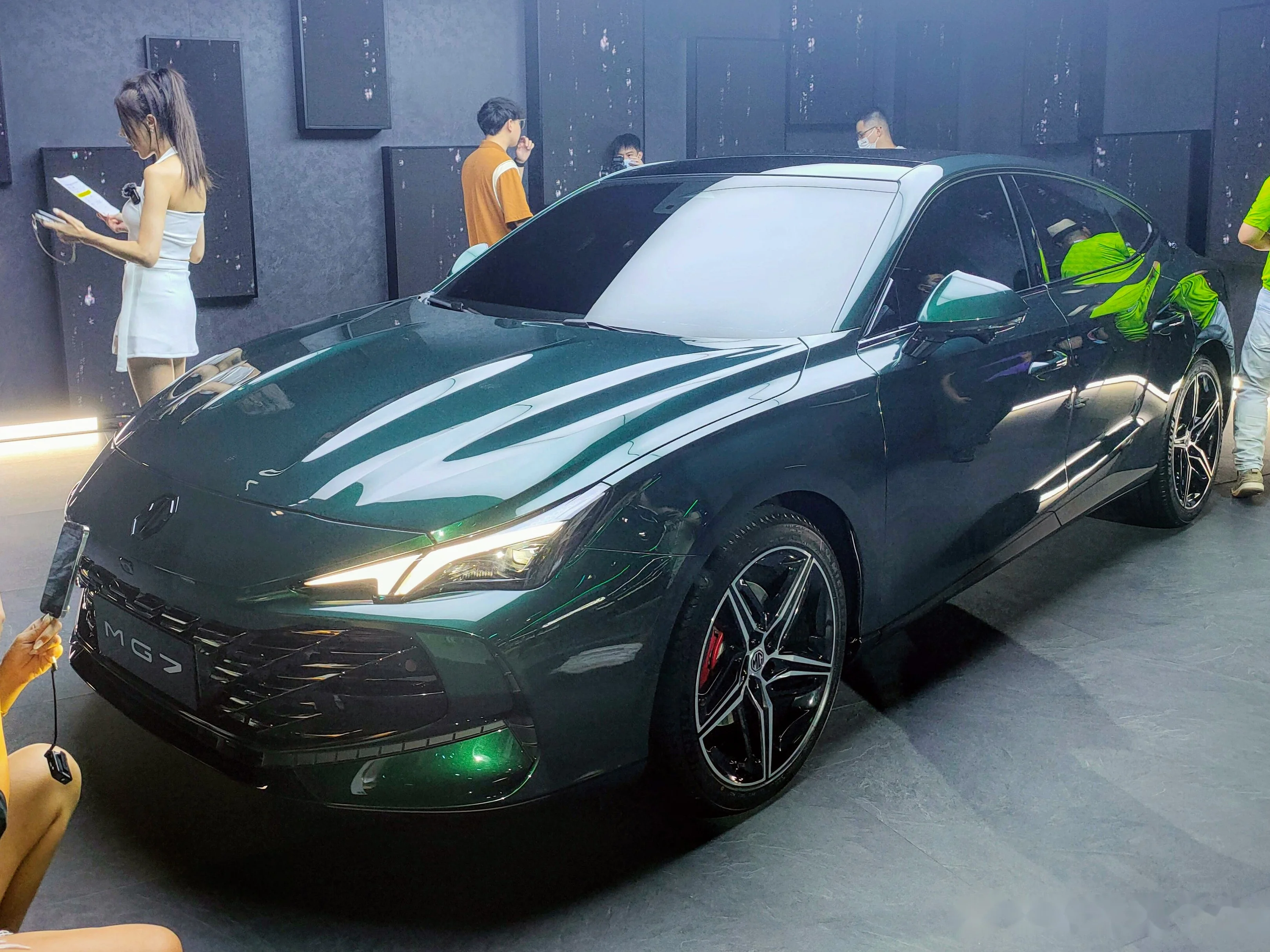 MG7 – MG large family car