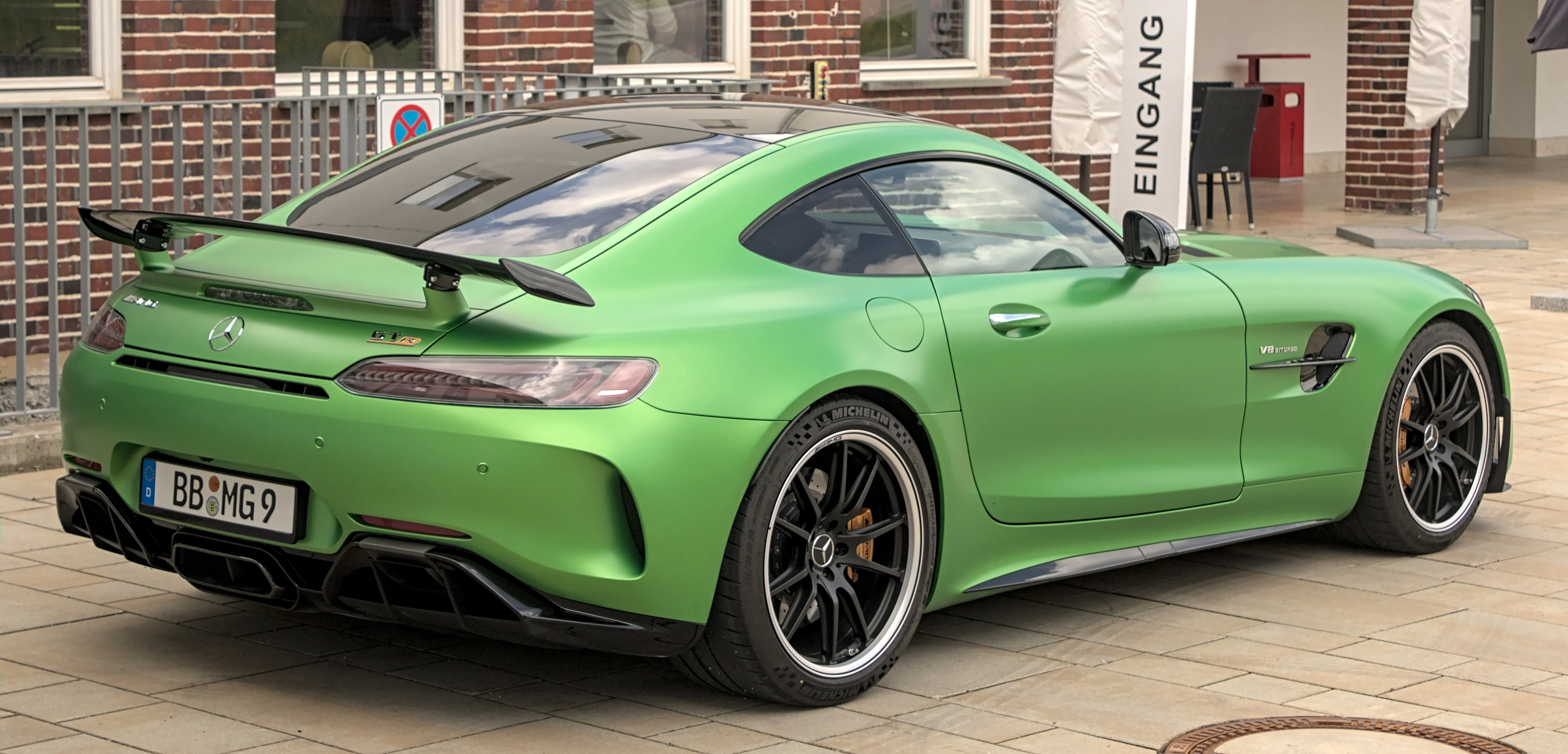 Mercedes-AMG GT – Mercedes-Benz sports car/grand tourer
