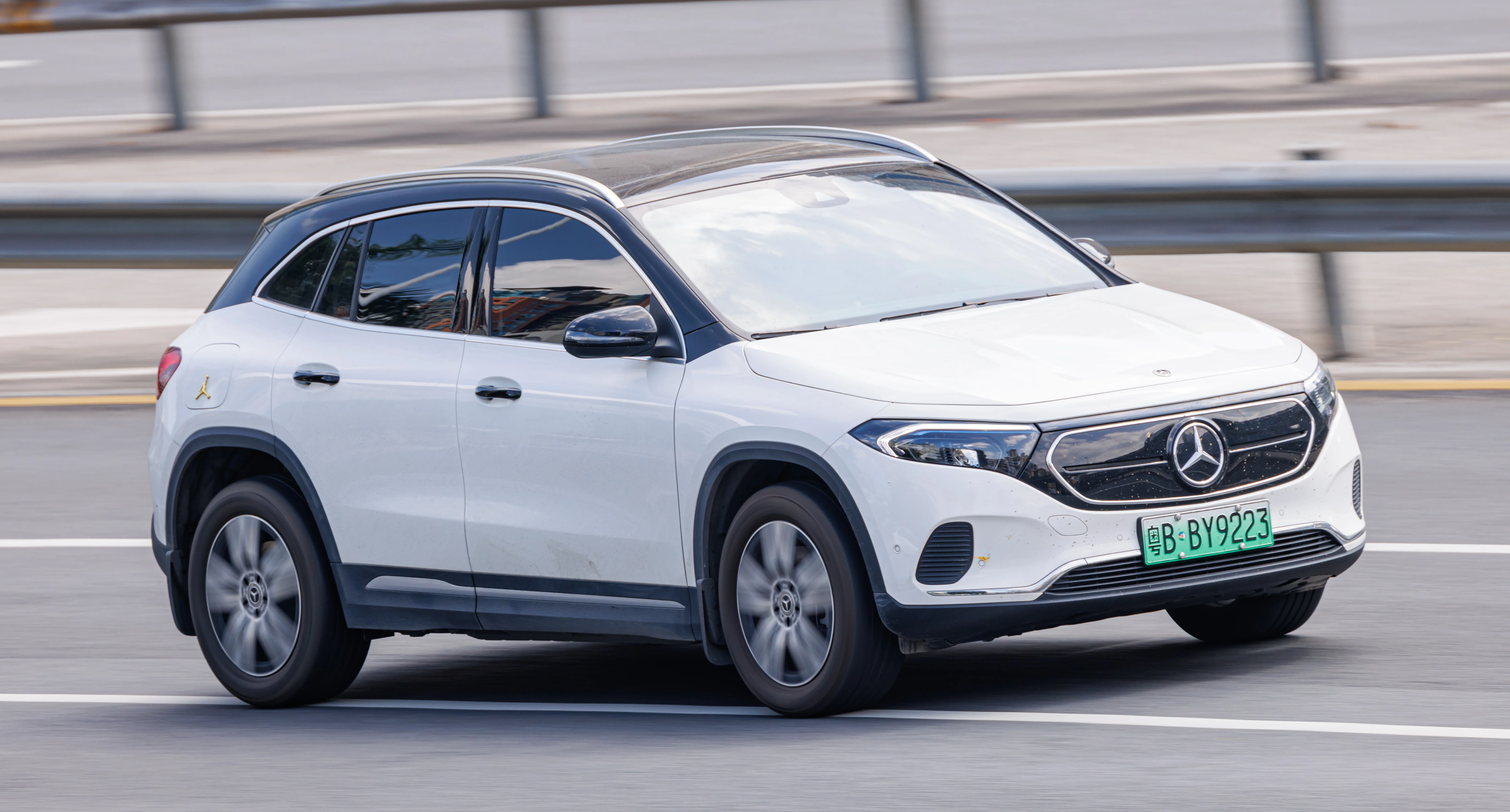 Mercedes-Benz EQA – Mercedes-Benz subcompact luxury crossover suv