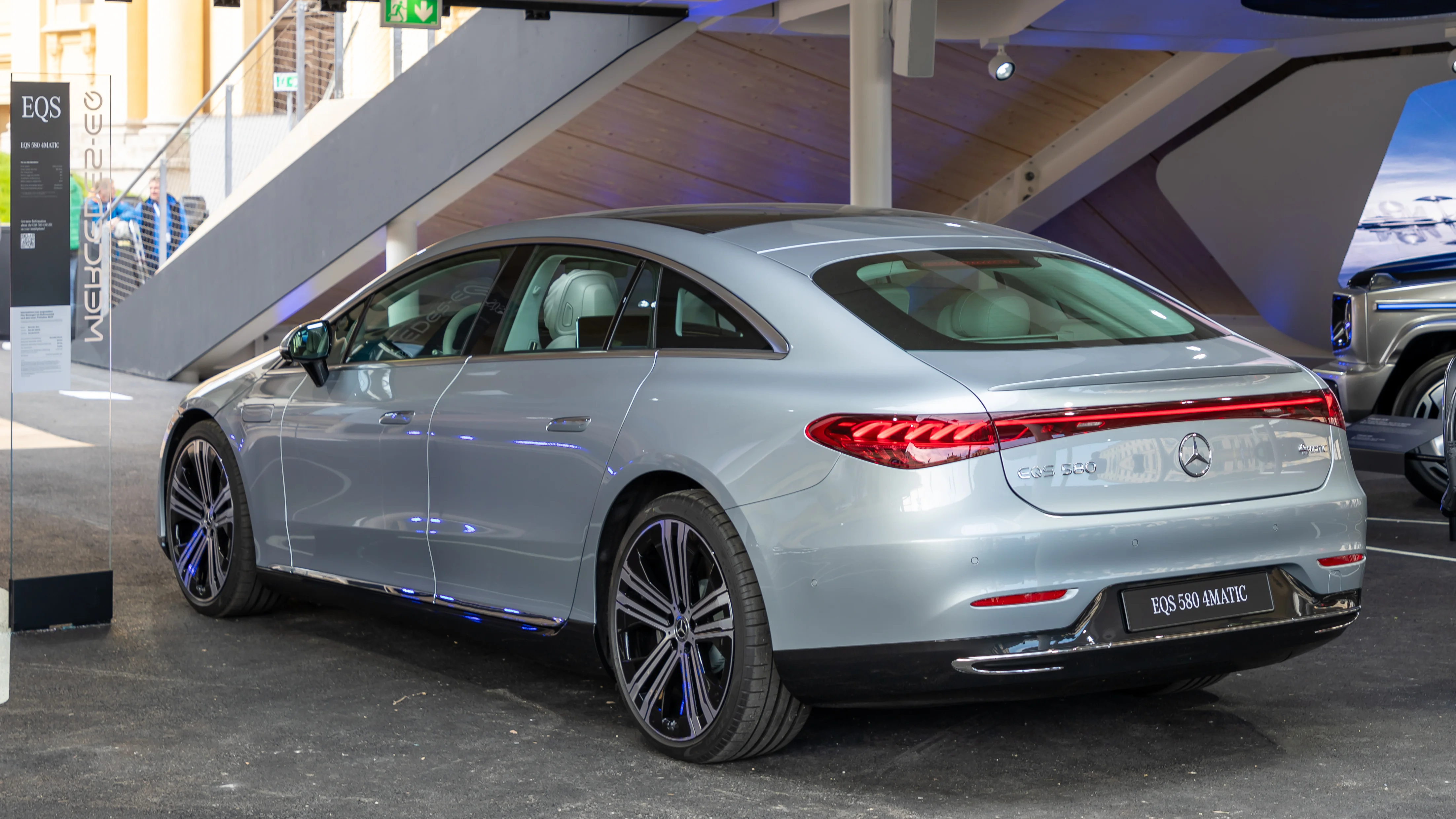 Mercedes-Benz EQS – Mercedes-Benz full-size luxury car
