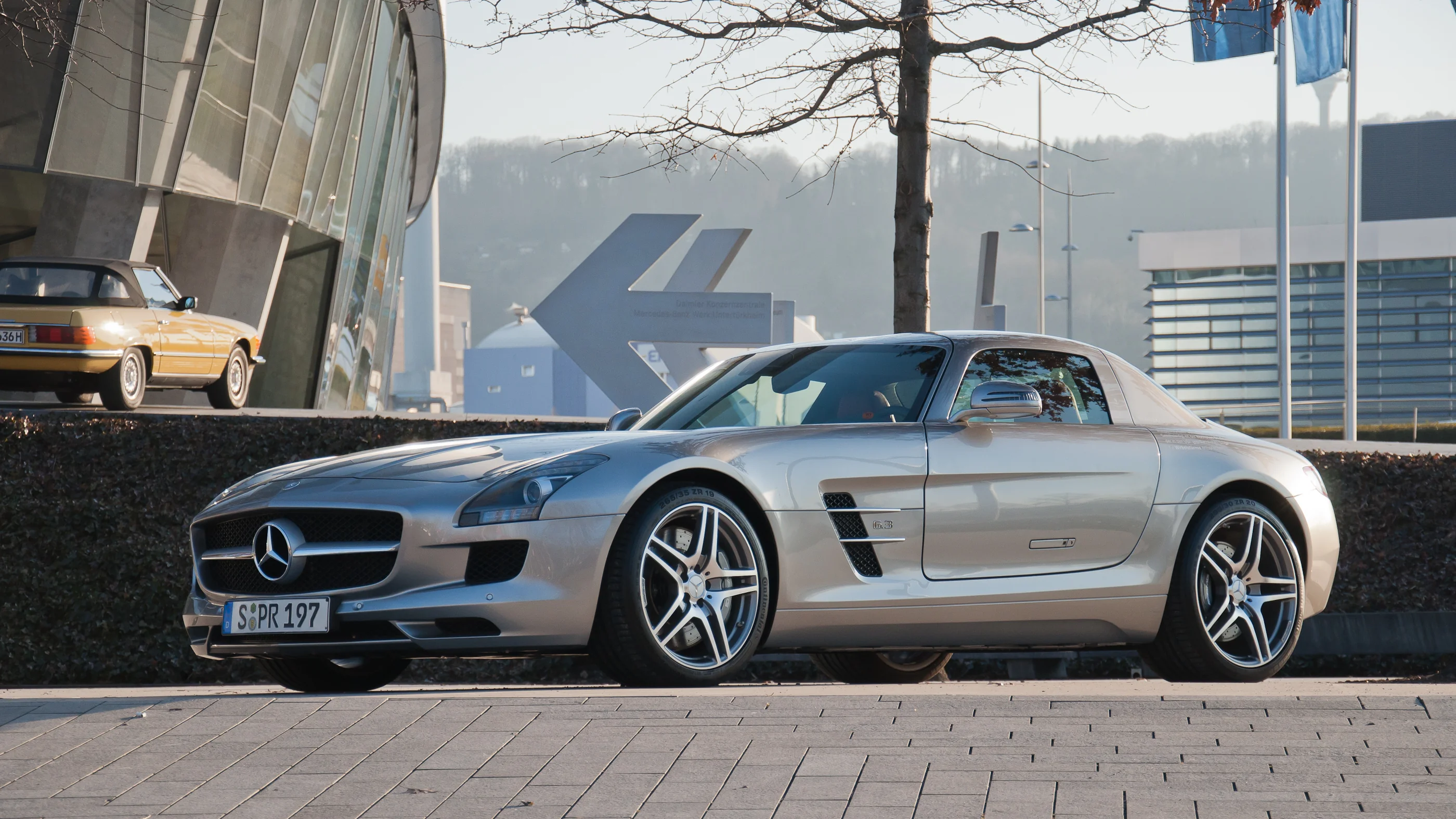 Mercedes-Benz SLS AMG – Mercedes-Benz sports car/grand tourer