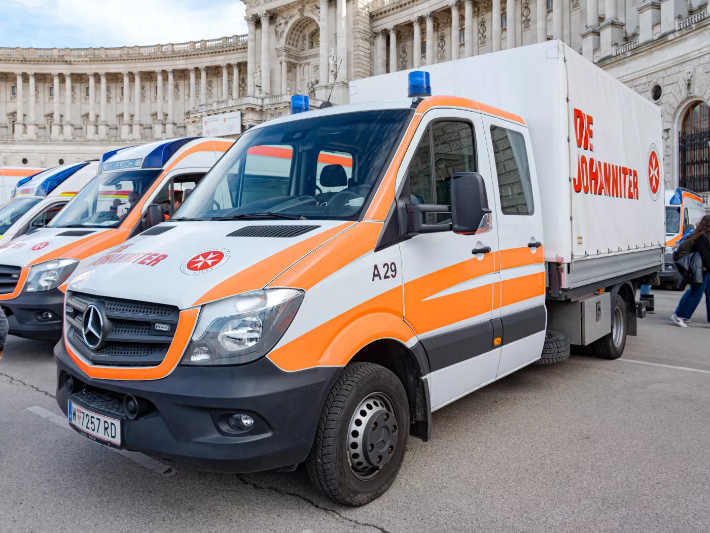 Mercedes-Benz Sprinter – Mercedes-Benz light commercial vehicle large van
