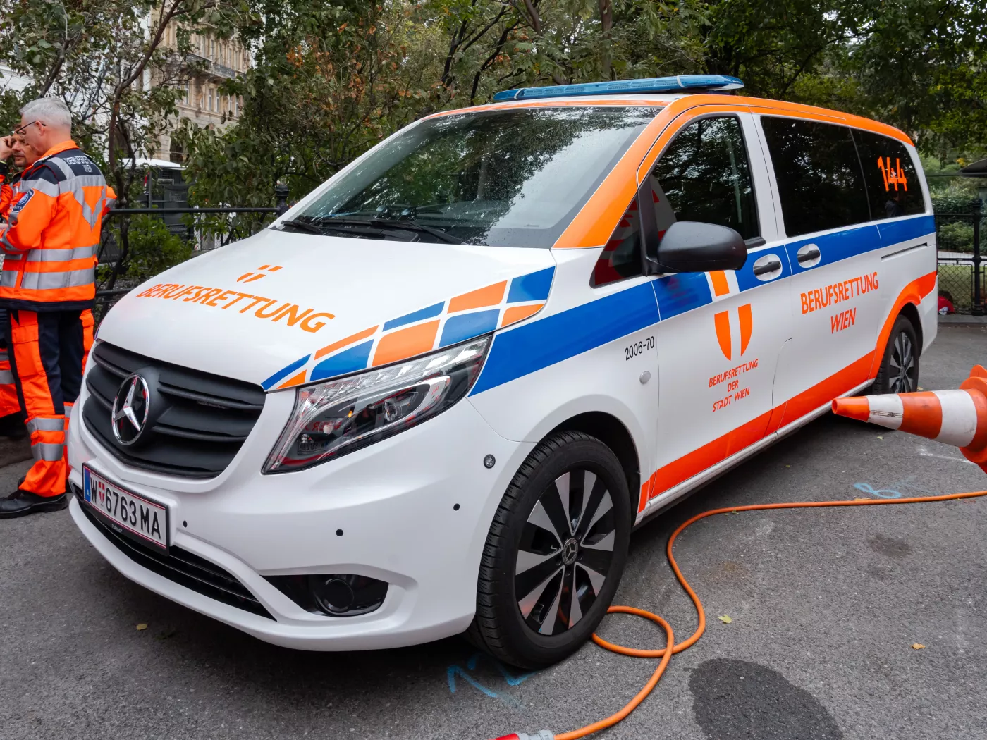 Mercedes-Benz Vito – Mercedes-Benz light commercial vehicle/large mpv