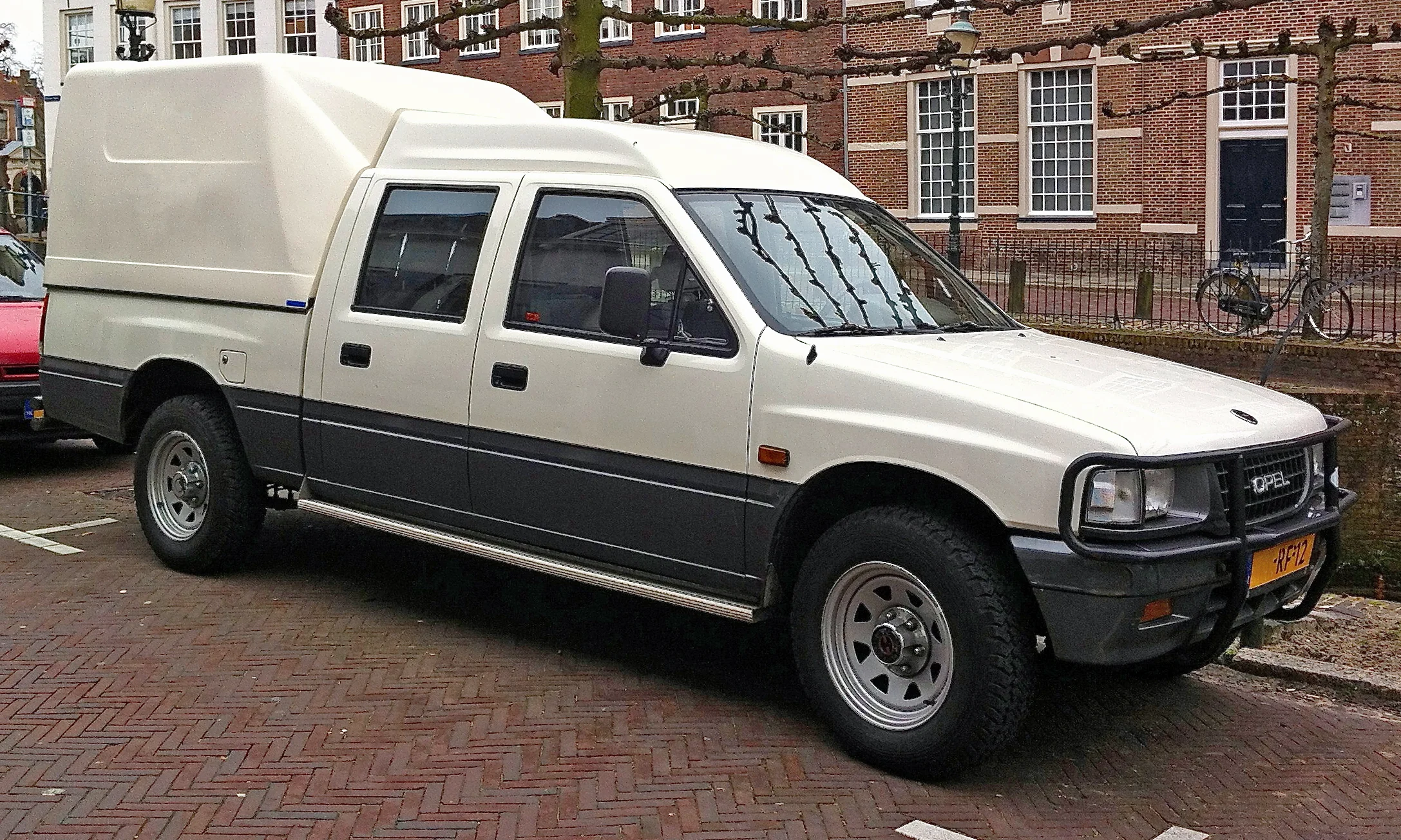 Isuzu Faster – Opel compact pickup truck