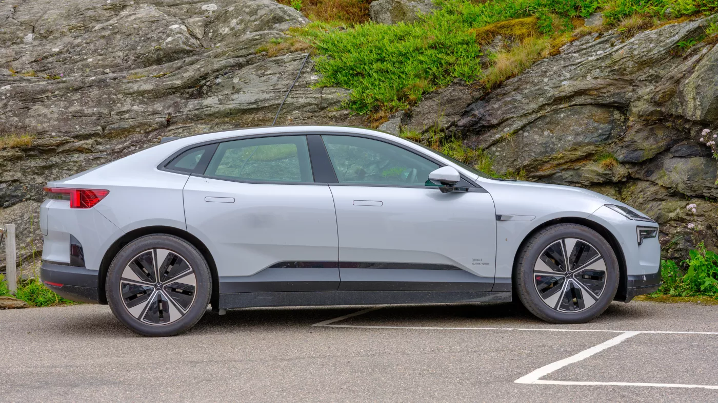 Polestar 4 – Polestar compact luxury crossover suv
