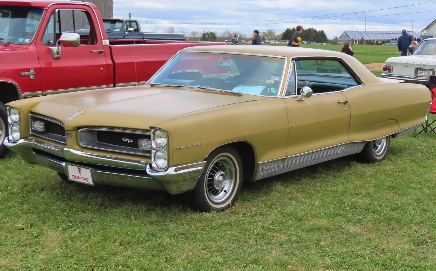 Pontiac Grand Prix – Pontiac personal luxury car mid-size car