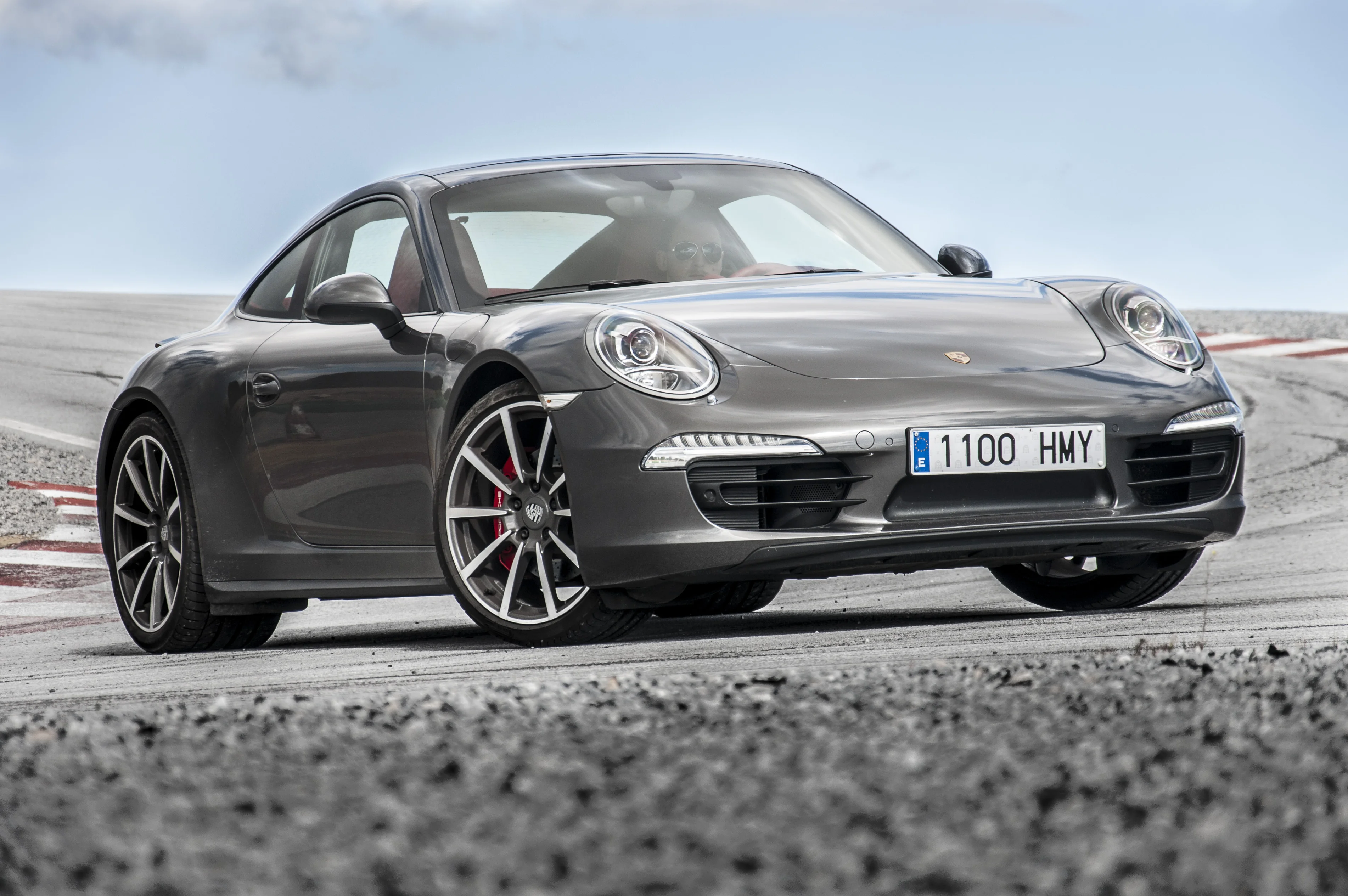 Porsche 911 – Porsche sports car/grand tourer