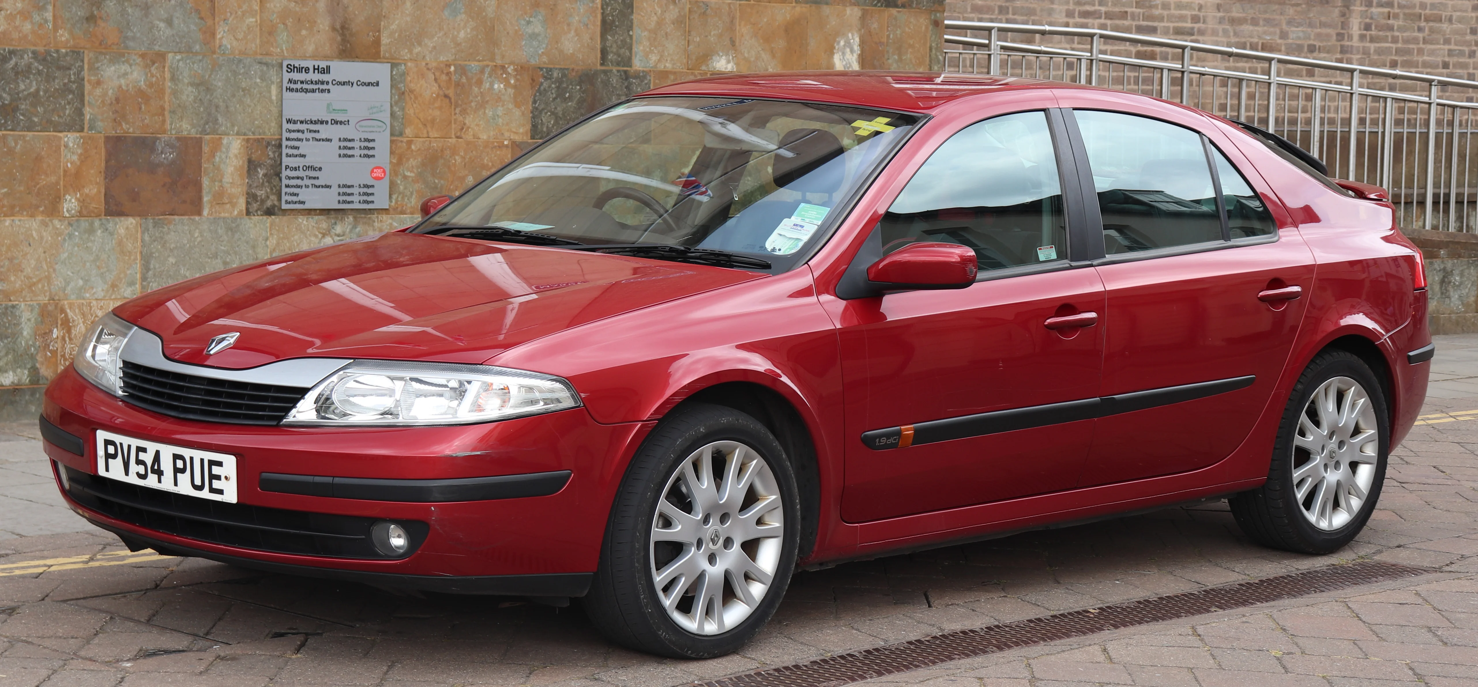 Renault Laguna – Renault large family car coupe