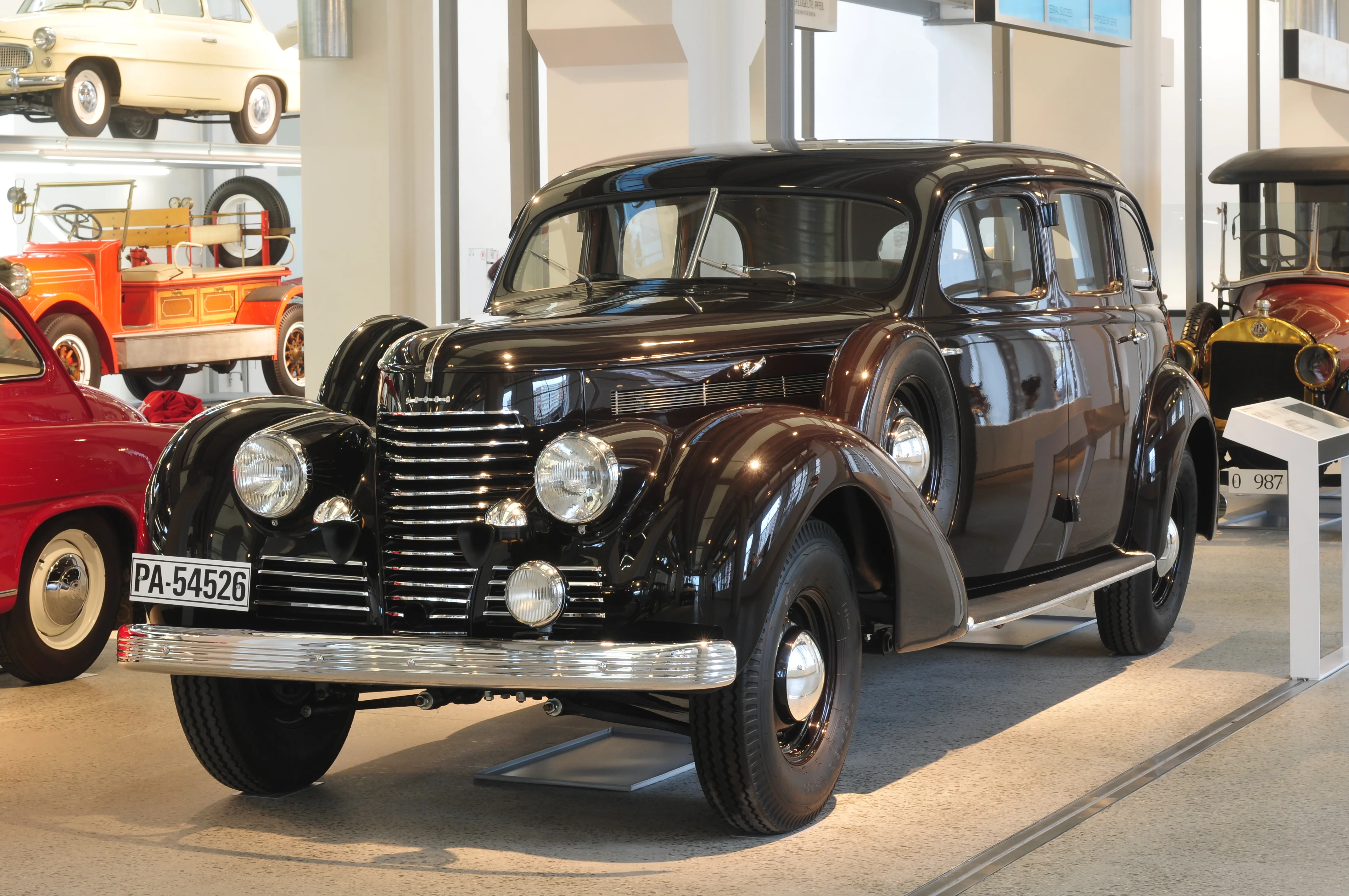 Škoda Superb – Skoda mid-size car/large family car
