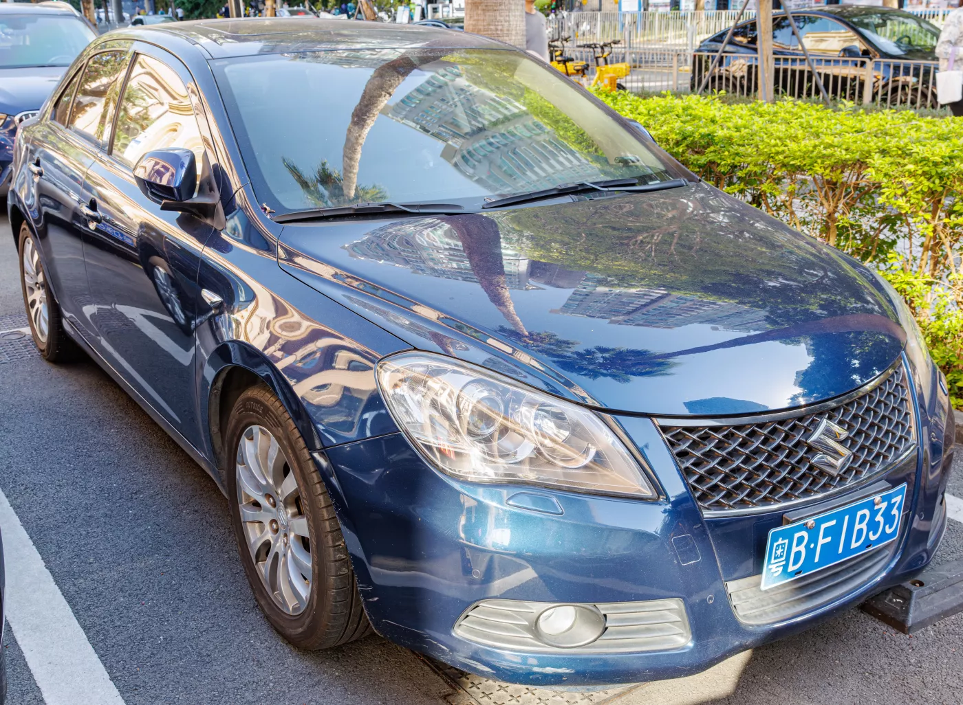 Suzuki Kizashi – Suzuki mid-size car