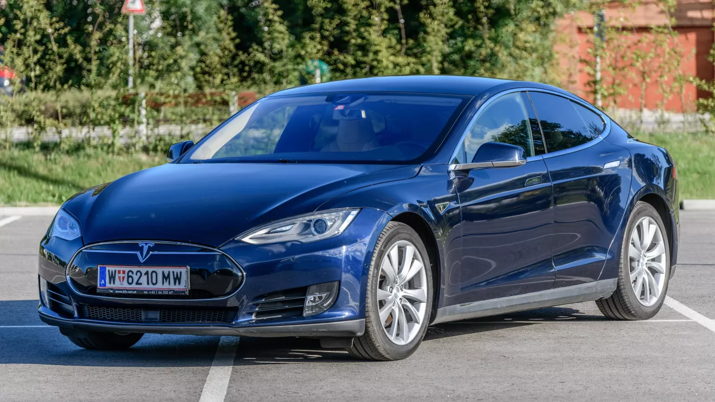 Tesla Model S – Tesla full-size