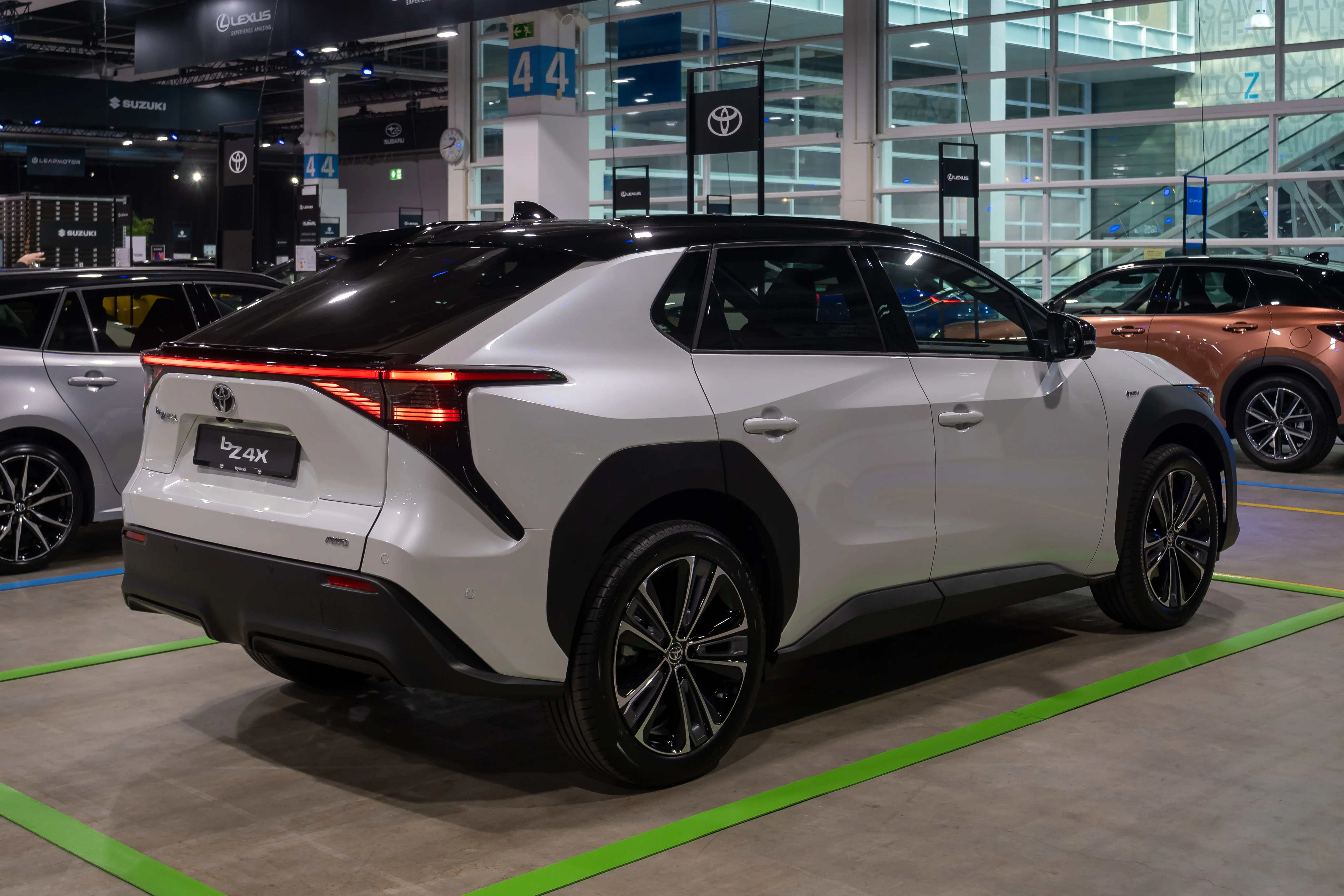 Toyota bZ4X – Toyota compact crossover suv