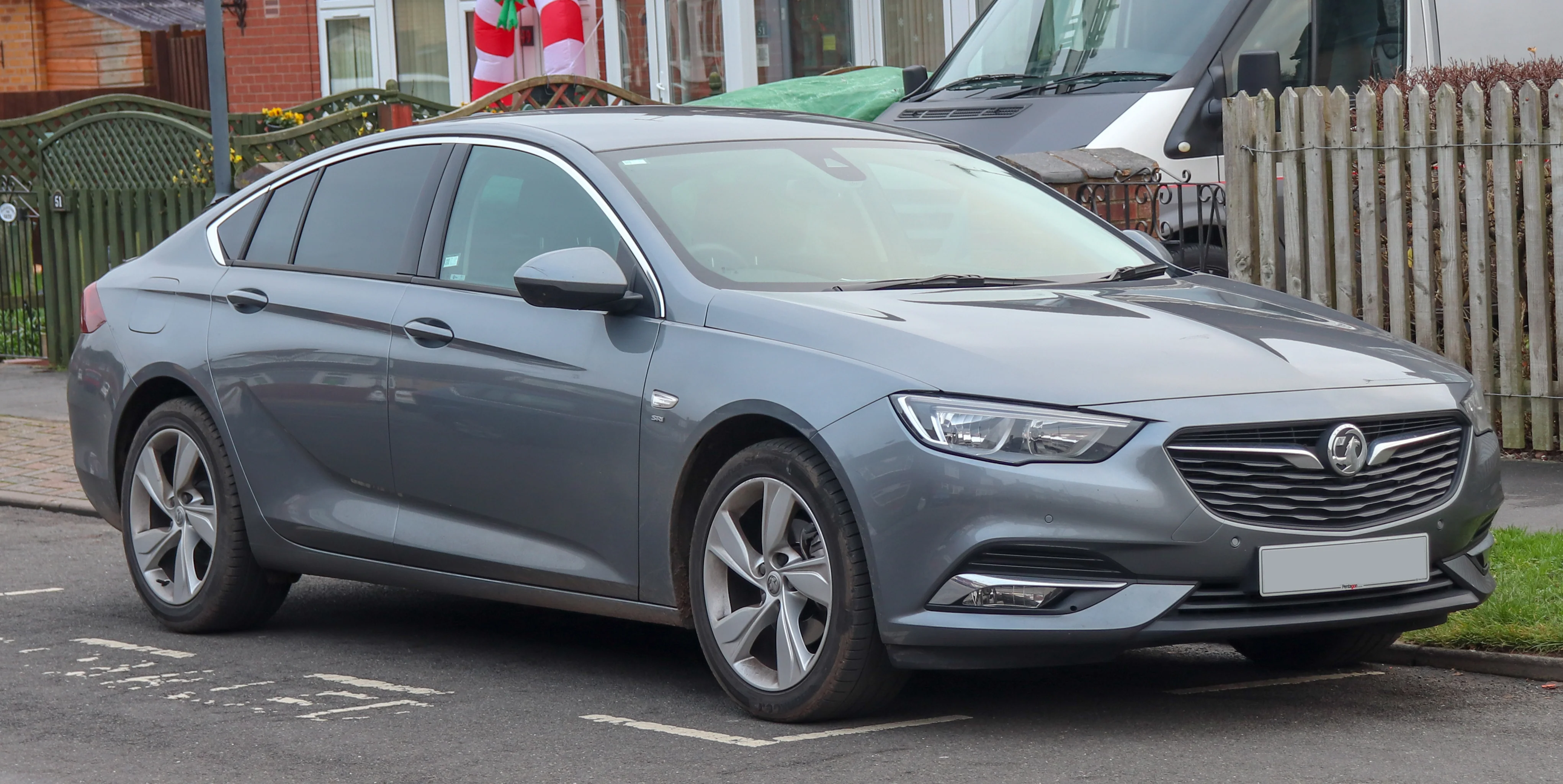 Opel Insignia – Vauxhall large family car