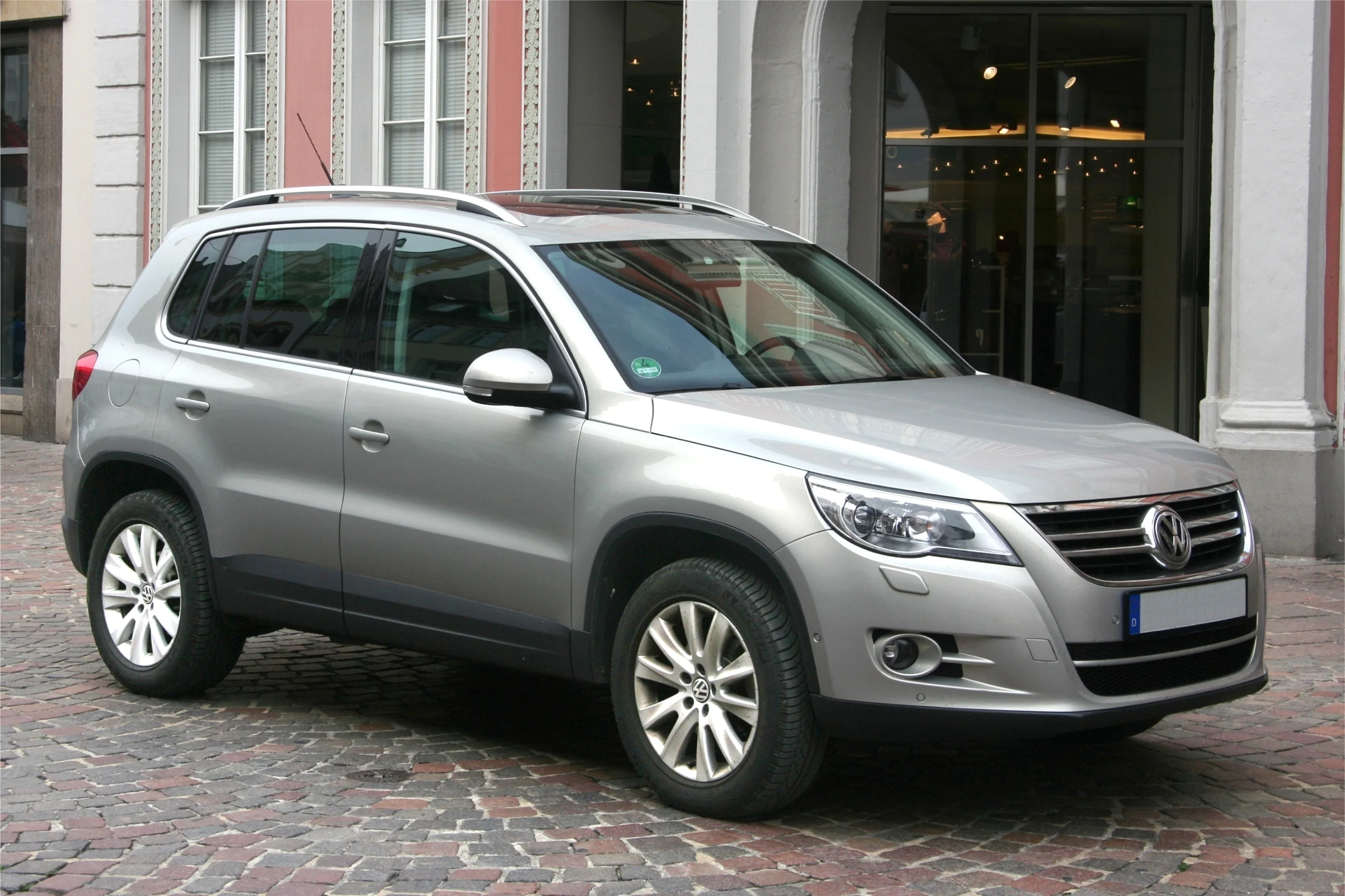Volkswagen Tiguan – Volkswagen compact crossover suv